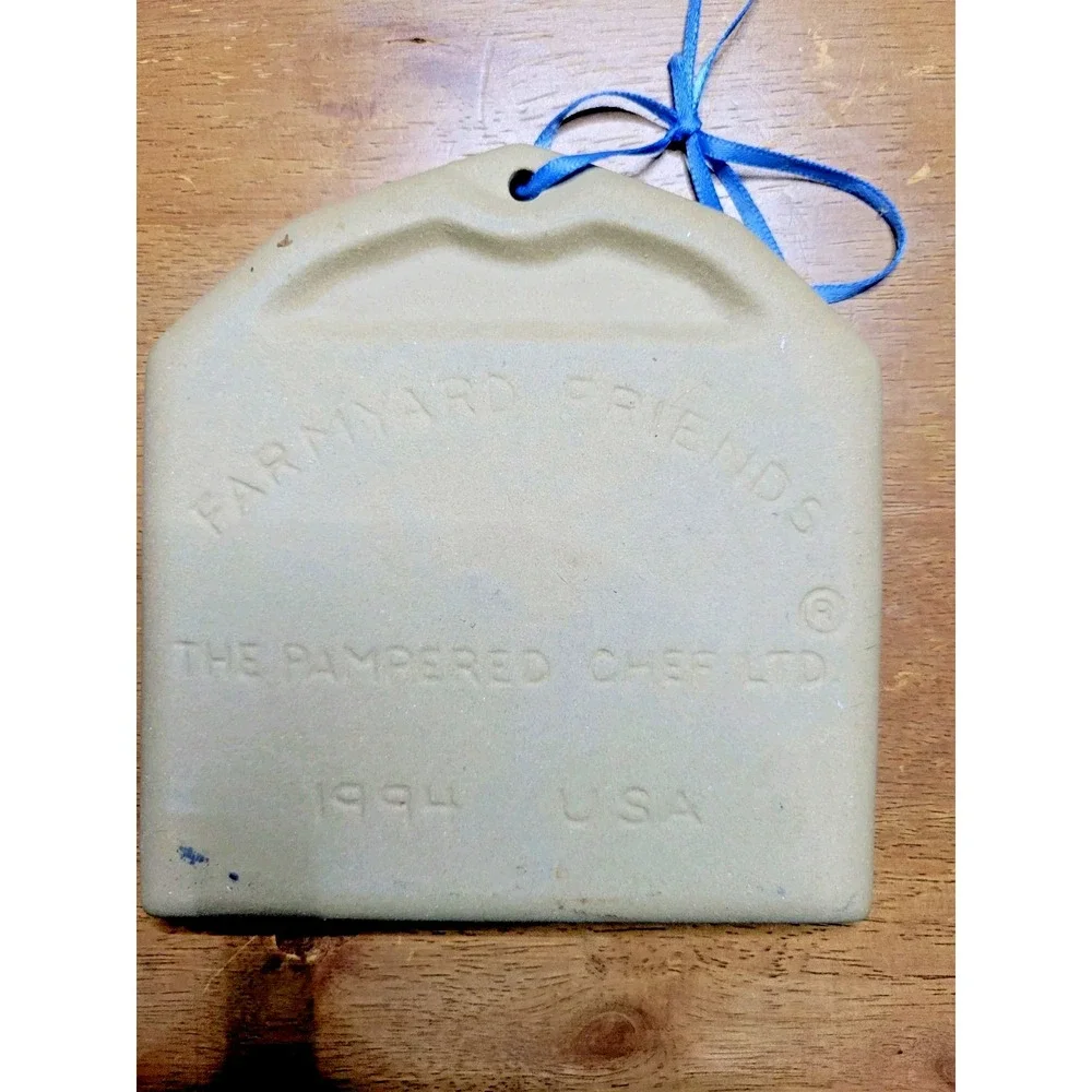 vintage 1994 Pampered‎ Chef Farmyard Friends stoneware cookie mold homestead